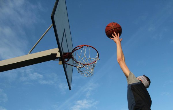 Faire du fitness en couple : conseils et bénéfices